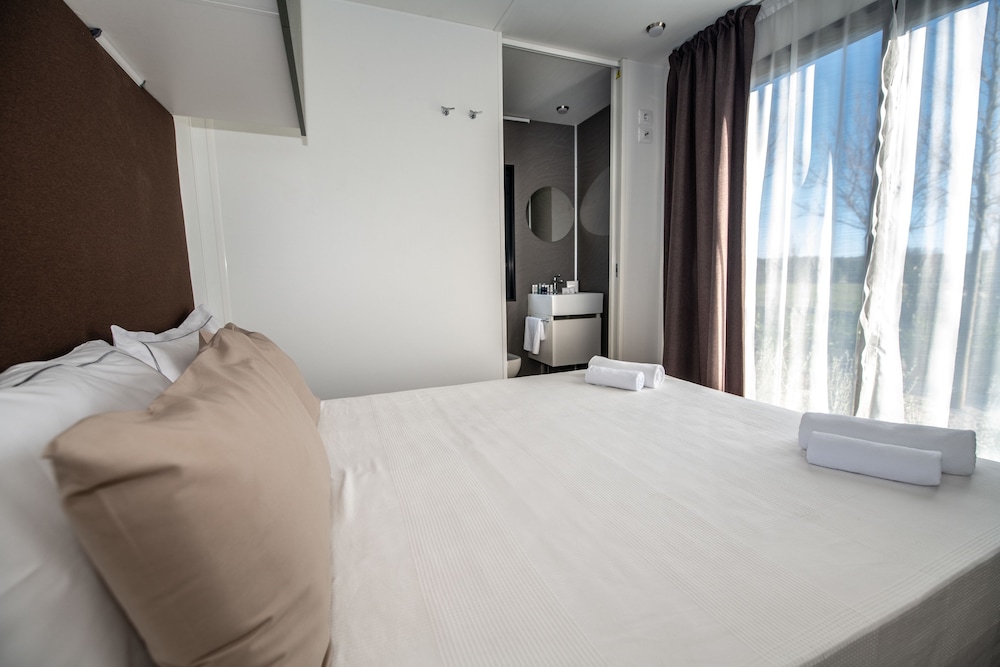 Arena Grand Kazela Camping Homes — Hotel rooms in Medulin, Istria