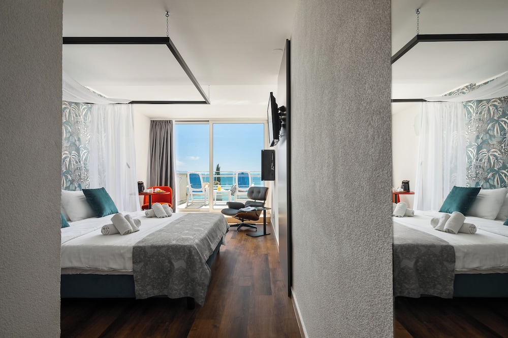 MASLINICA Mimosa Lido Palace Hotel — Hotel rooms in Labin, Istria