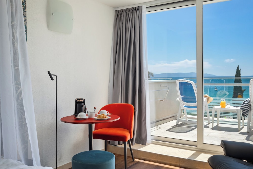 MASLINICA Mimosa Lido Palace Hotel — Hotel rooms in Labin, Istria