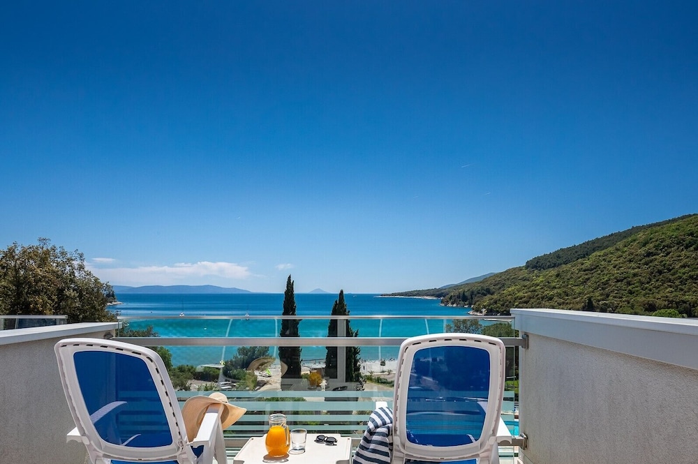 MASLINICA Mimosa Lido Palace Hotel — Hotel rooms in Labin, Istria
