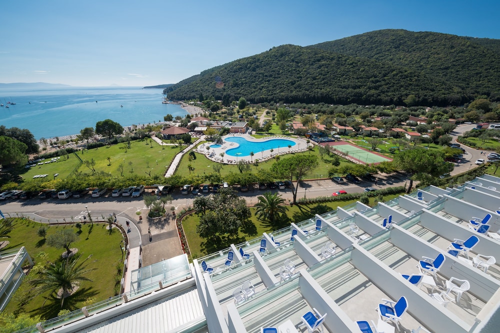 MASLINICA Mimosa Lido Palace Hotel — Main photo in Labin, Istria
