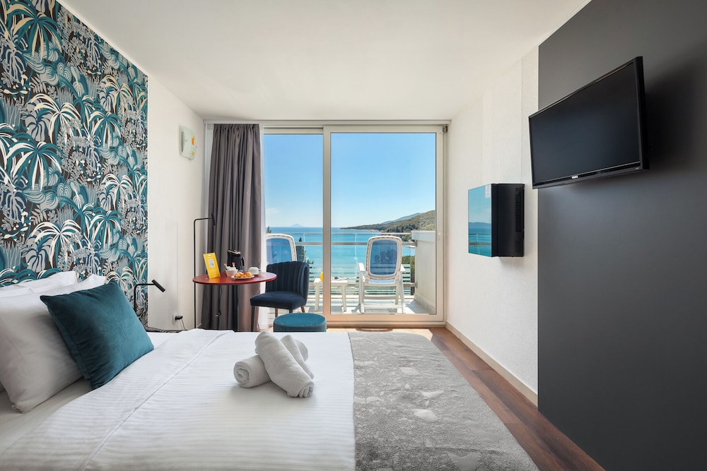MASLINICA Mimosa Lido Palace Hotel — Hotel rooms in Labin, Istria