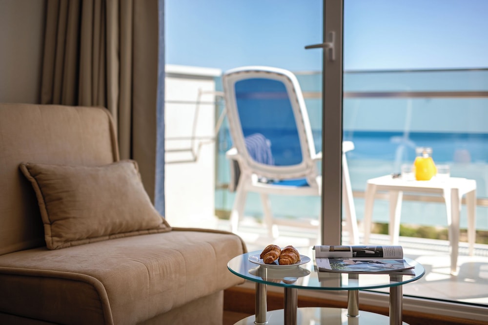 MASLINICA Mimosa Lido Palace Hotel — Hotel rooms in Labin, Istria