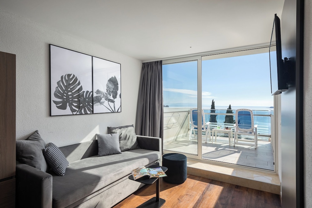 MASLINICA Mimosa Lido Palace Hotel — Hotel rooms in Labin, Istria