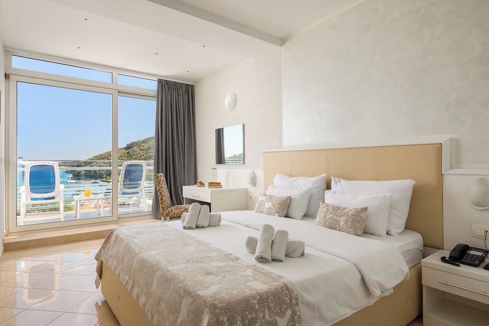 MASLINICA Mimosa Lido Palace Hotel — Hotel rooms in Labin, Istria