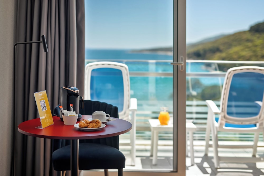 MASLINICA Mimosa Lido Palace Hotel — Hotel rooms in Labin, Istria