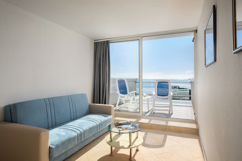 MASLINICA Mimosa Lido Palace Hotel — Hotel rooms in Labin, Istria