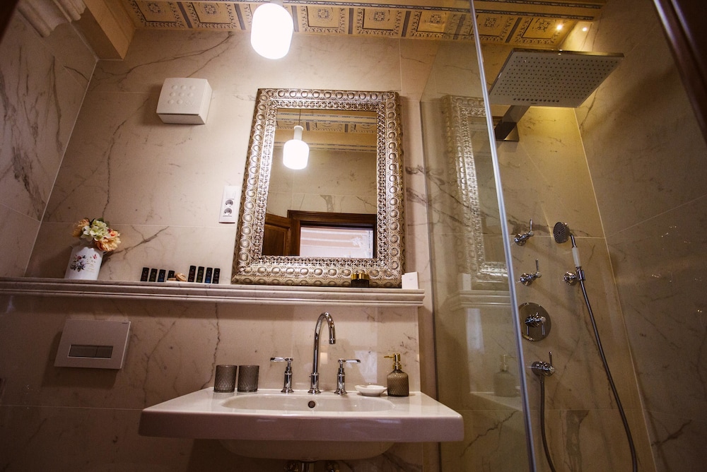 Heritage Hotel Cardo — Hotel rooms in Split, Split-Dalmatia