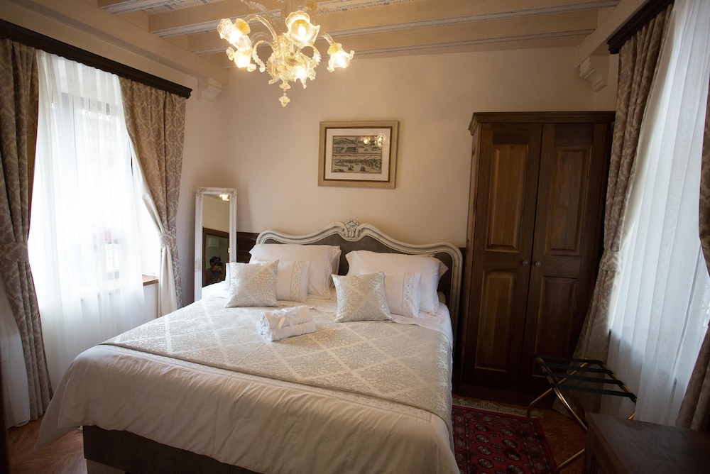 Heritage Hotel Cardo — Hotel rooms in Split, Split-Dalmatia