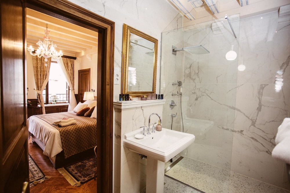 Heritage Hotel Cardo — Hotel rooms in Split, Split-Dalmatia