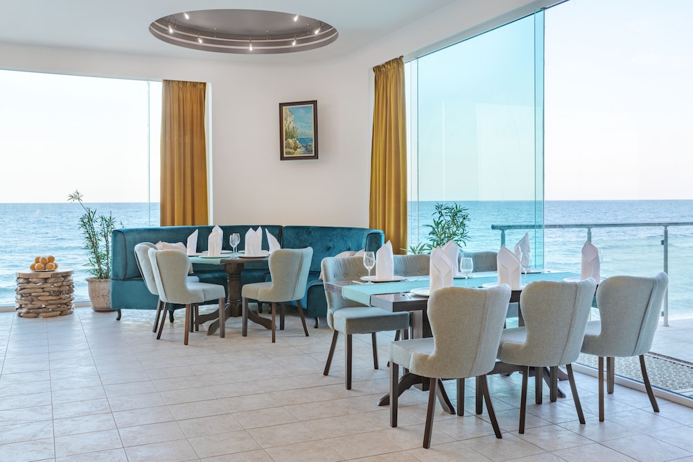 Marina Sunny Day Resort — Restaurant & bars in Varna, Varna Region