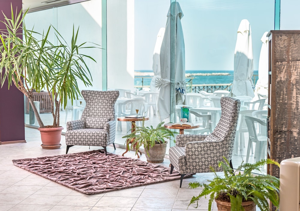 Marina Sunny Day Resort — Restaurant & bars in Varna, Varna Region