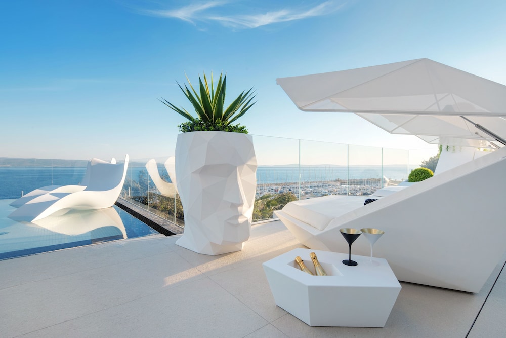 Posh Residence Luxury Suites — Swimming pool in Split, Split-Dalmatia