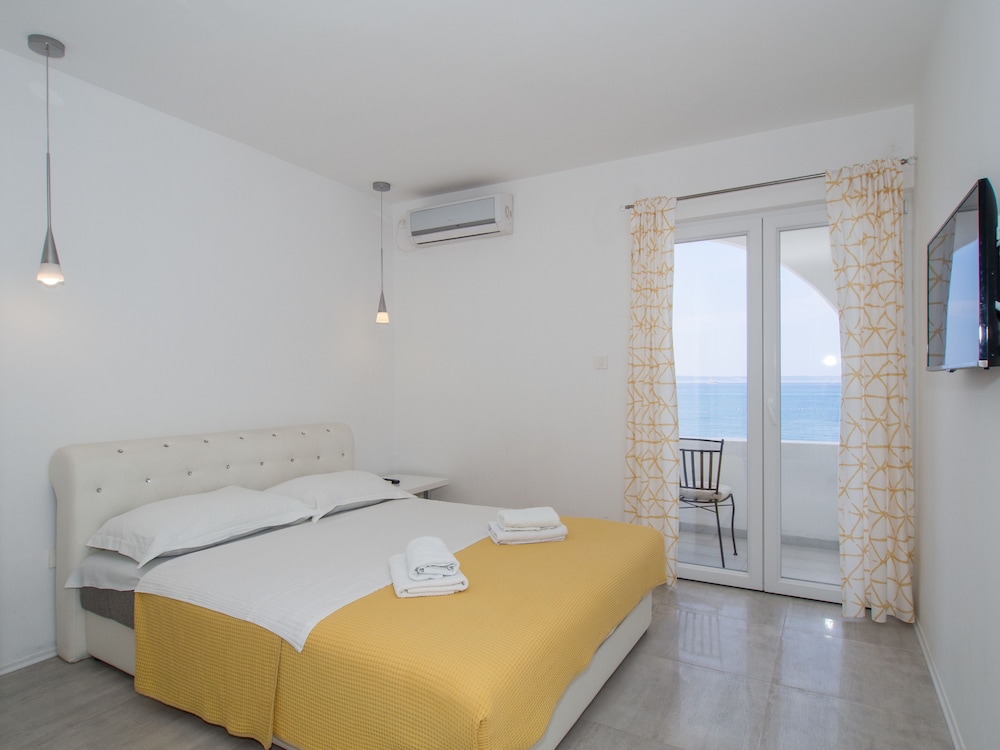 Villa Tamaris — Hotel rooms in Podstrana, Split-Dalmatia