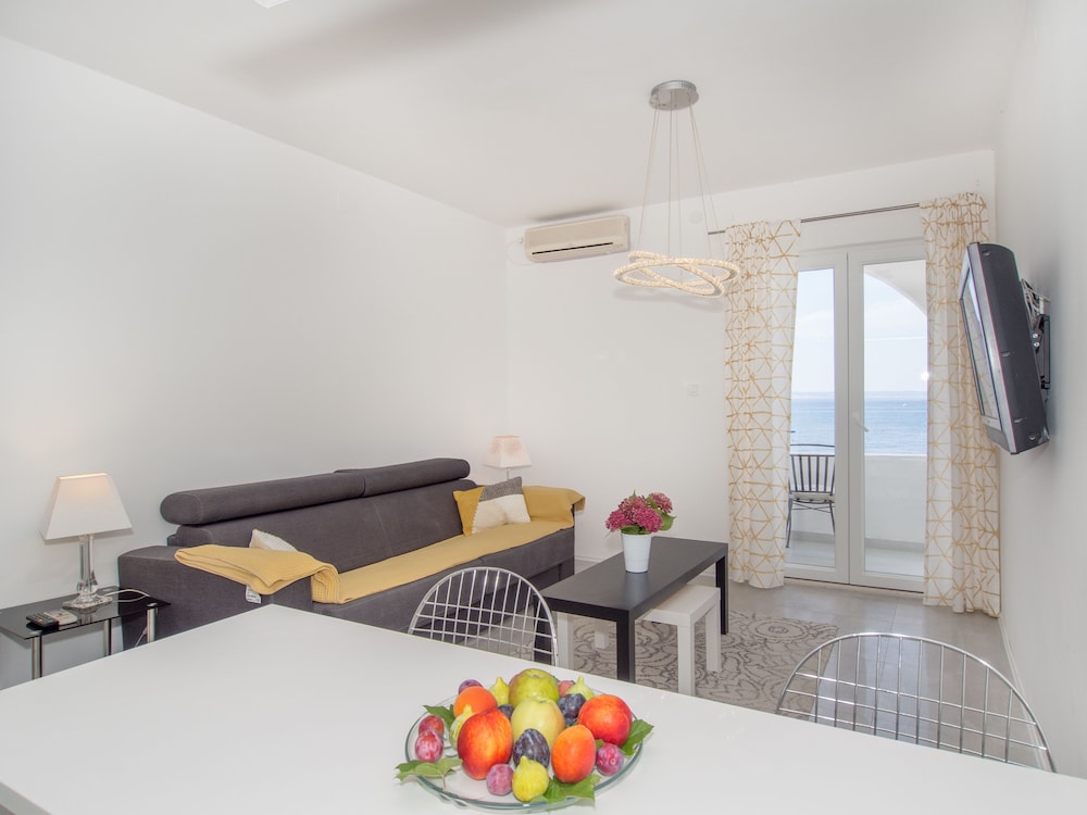 Villa Tamaris — Hotel rooms in Podstrana, Split-Dalmatia