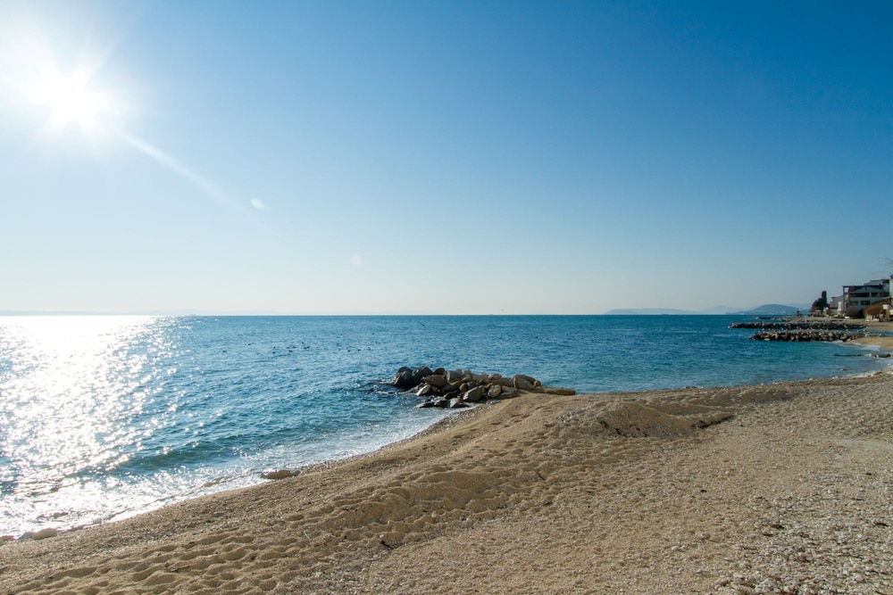 Villa Tamaris — Beach in Podstrana, Split-Dalmatia