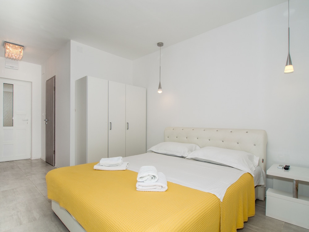 Villa Tamaris — Hotel rooms in Podstrana, Split-Dalmatia