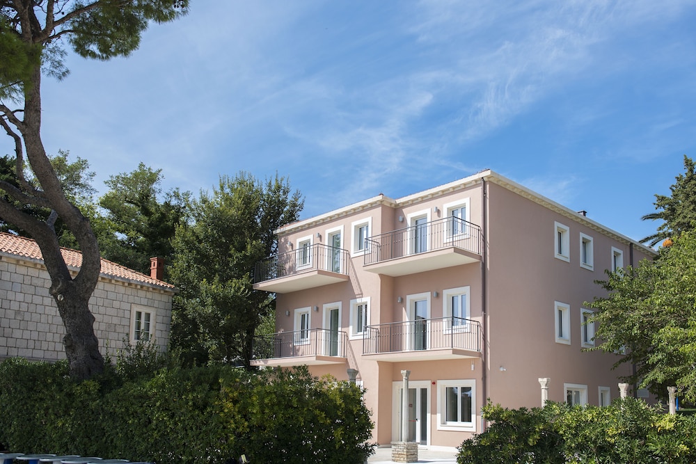 Maistra Select Srebreno Villas — Hotel building in Srebreno, Dubrovnik-Neretva