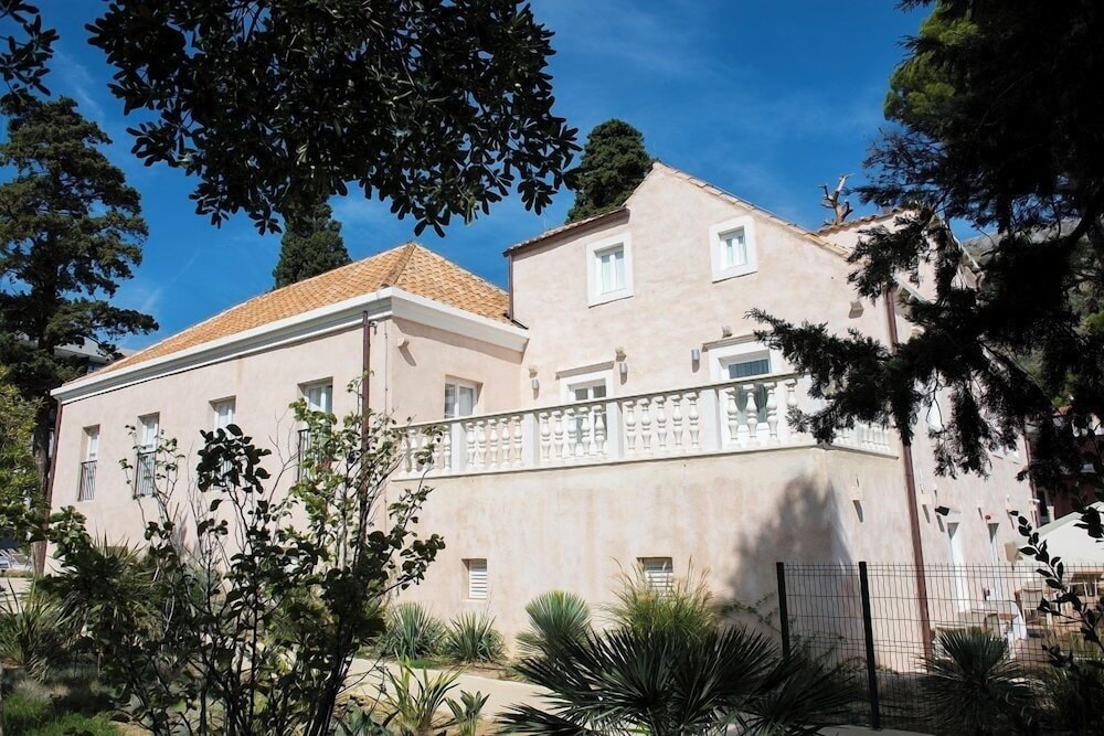 Maistra Select Srebreno Villas — Hotel building in Srebreno, Dubrovnik-Neretva