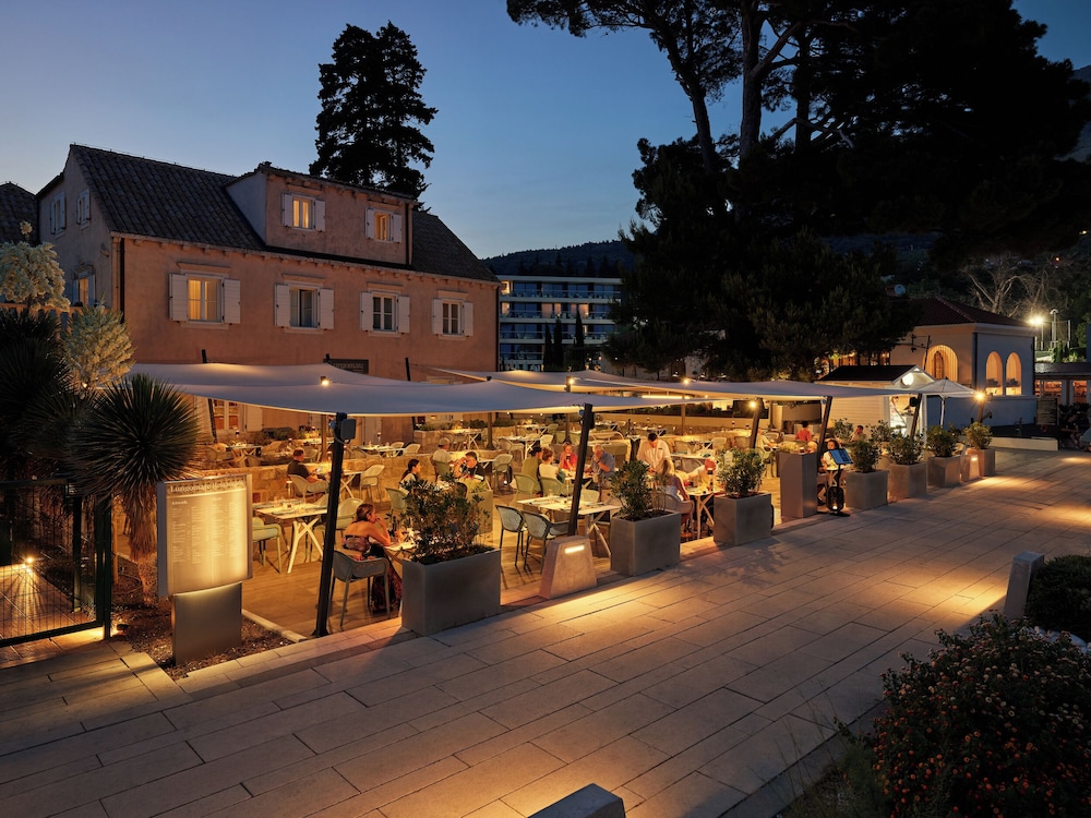 Maistra Select Srebreno Villas — Restaurant & bars in Srebreno, Dubrovnik-Neretva