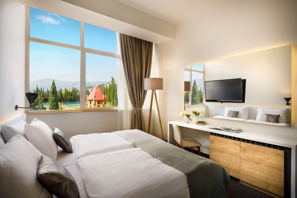 Remisens Hotel Albatros — Hotel rooms in Konavle, Dubrovnik-Neretva