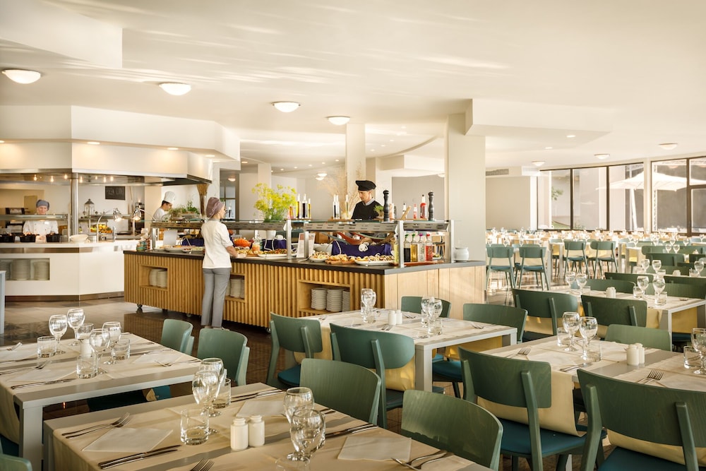 Remisens Hotel Albatros — Restaurant & bars in Konavle, Dubrovnik-Neretva