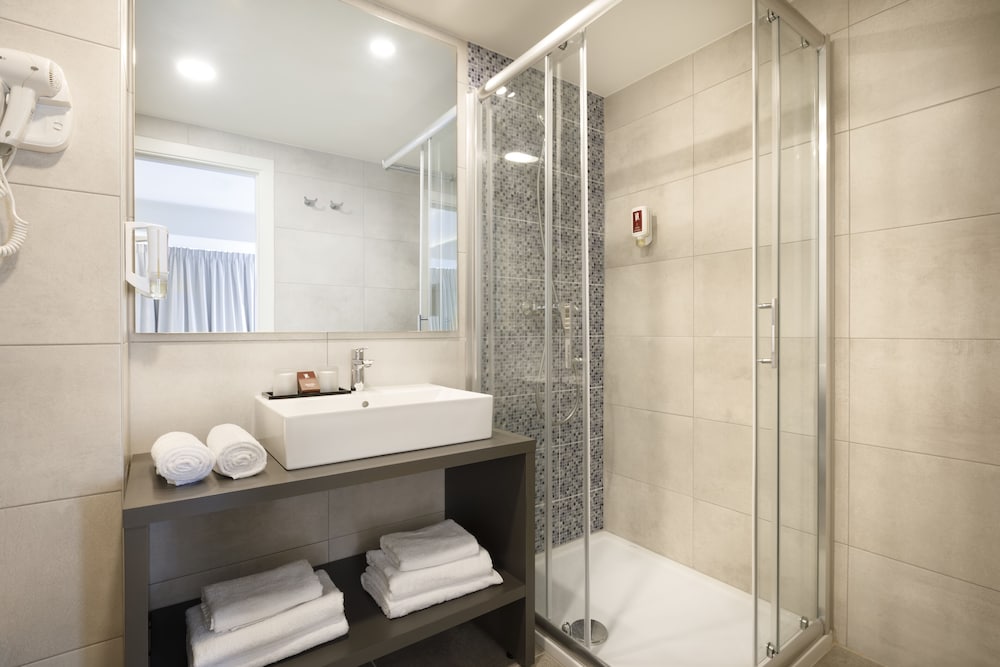 Remisens Hotel Albatros — Hotel rooms in Konavle, Dubrovnik-Neretva