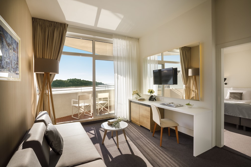 Remisens Hotel Albatros — Hotel rooms in Konavle, Dubrovnik-Neretva