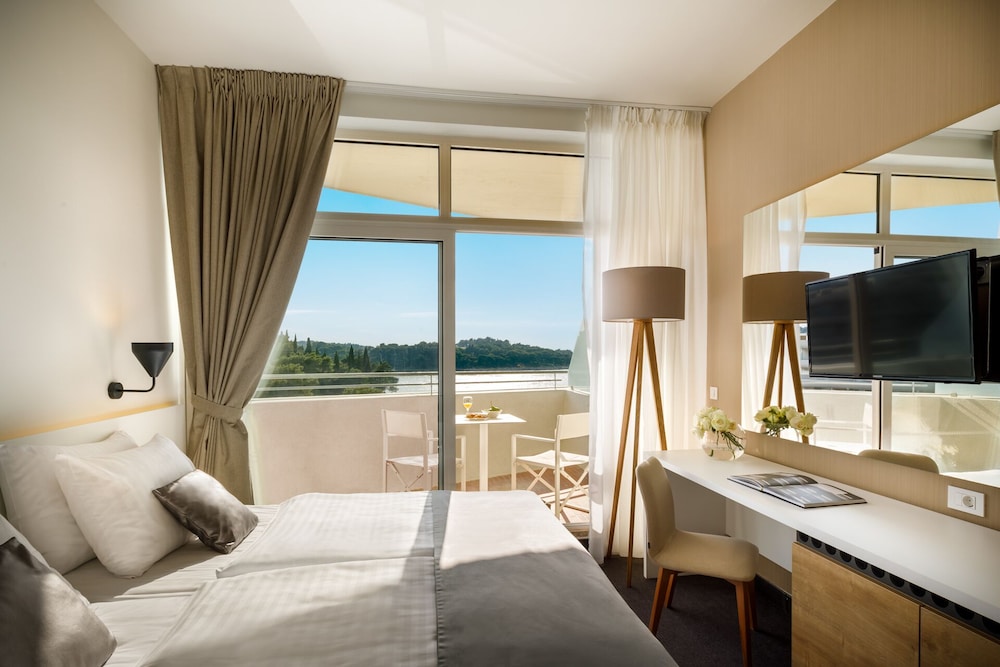 Remisens Hotel Albatros — Hotel rooms in Konavle, Dubrovnik-Neretva