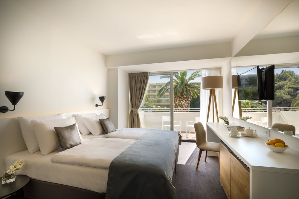 Remisens Hotel Albatros — Hotel rooms in Konavle, Dubrovnik-Neretva