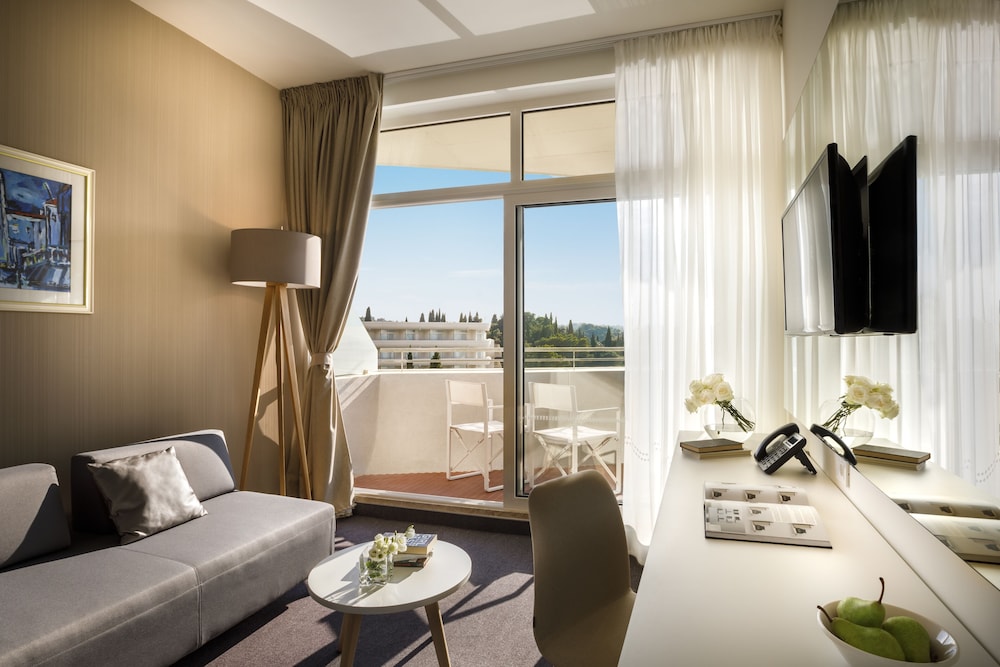 Remisens Hotel Albatros — Hotel rooms in Konavle, Dubrovnik-Neretva