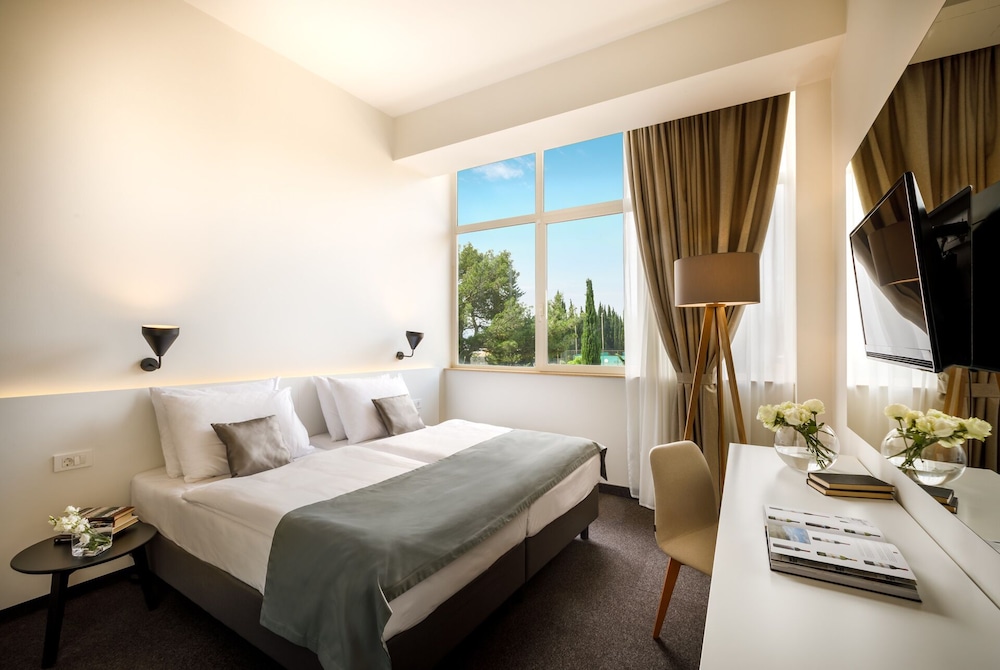 Remisens Hotel Albatros — Hotel rooms in Konavle, Dubrovnik-Neretva
