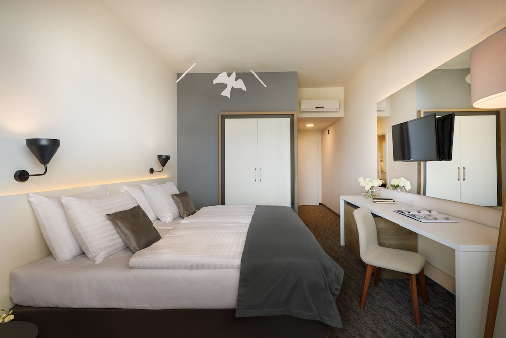 Remisens Hotel Albatros — Hotel rooms in Konavle, Dubrovnik-Neretva