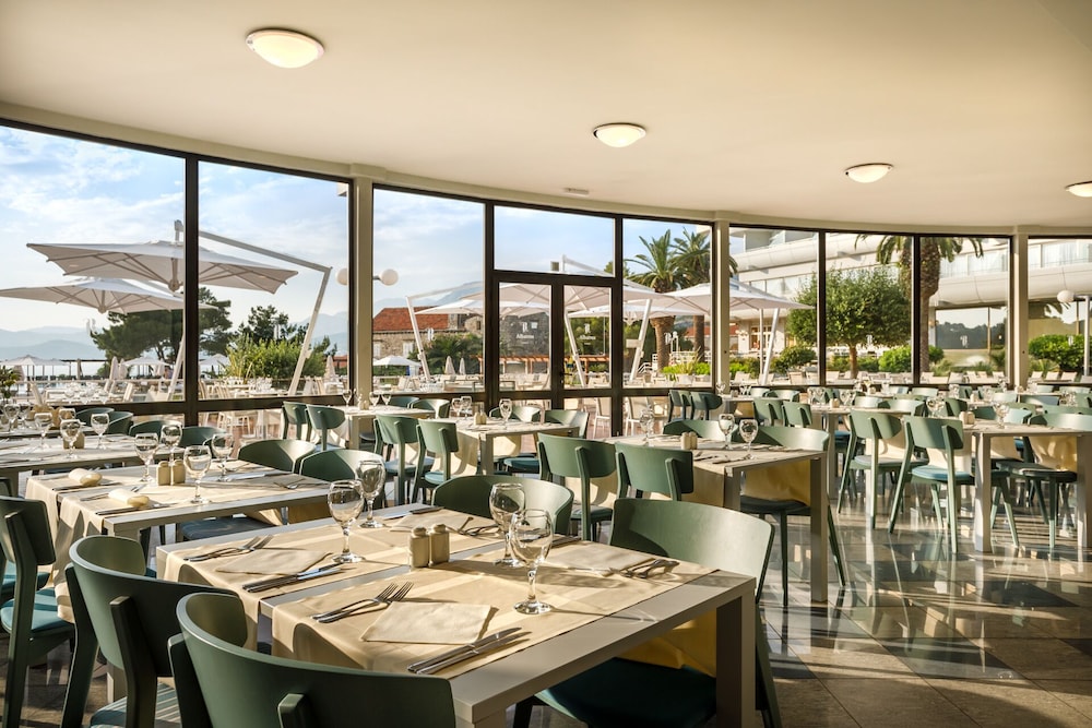 Remisens Hotel Albatros — Restaurant & bars in Konavle, Dubrovnik-Neretva