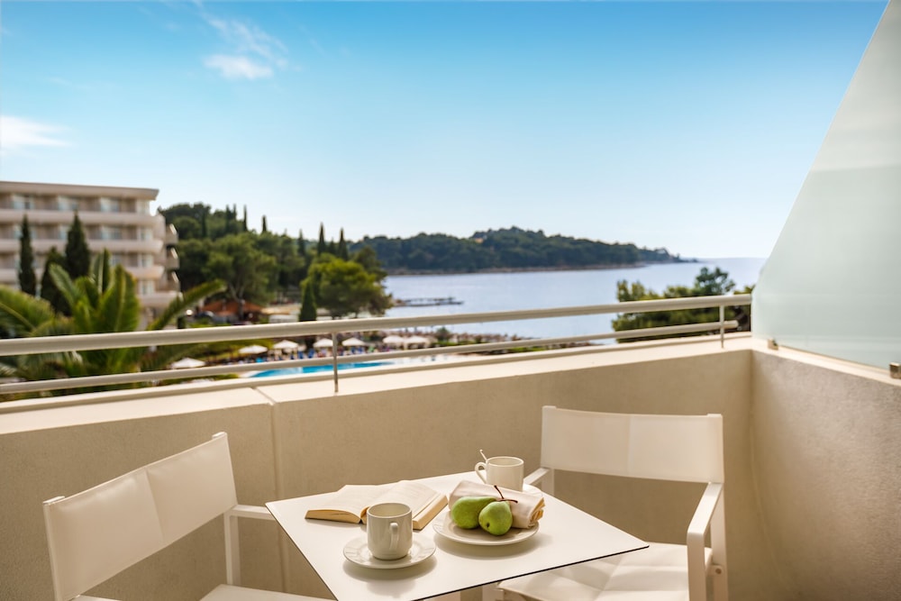 Remisens Hotel Albatros — Hotel rooms in Konavle, Dubrovnik-Neretva