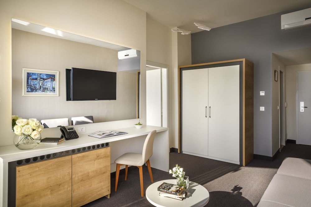 Remisens Hotel Albatros — Hotel rooms in Konavle, Dubrovnik-Neretva