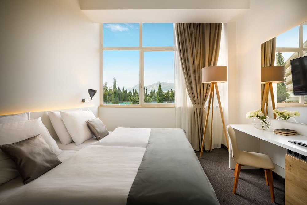 Remisens Hotel Albatros — Hotel rooms in Konavle, Dubrovnik-Neretva