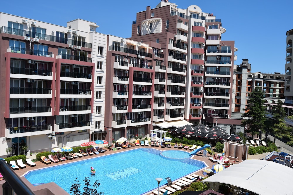 Admiral Plaza Apartments — Hotel building in Sunny Beach, Burgas Region
