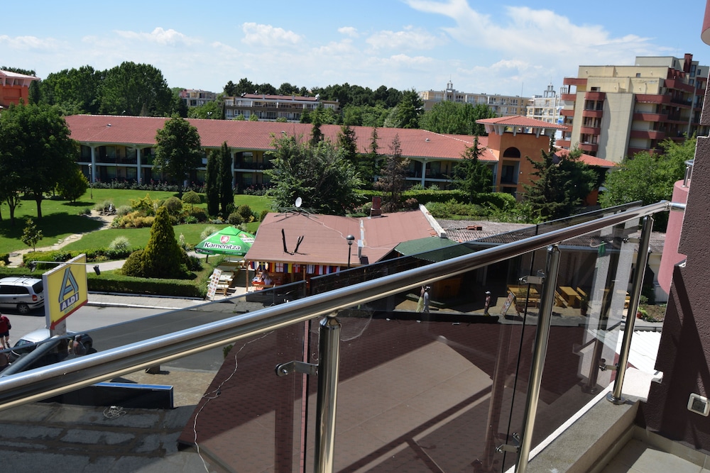 Admiral Plaza Apartments — Hotel building in Sunny Beach, Burgas Region