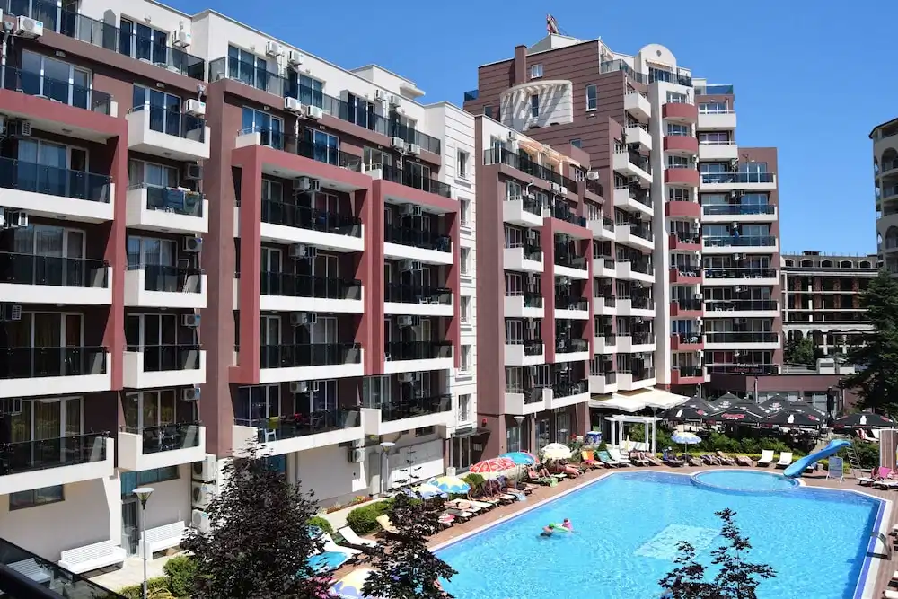 Admiral Plaza Apartments — Hotel building in Sunny Beach, Burgas Region