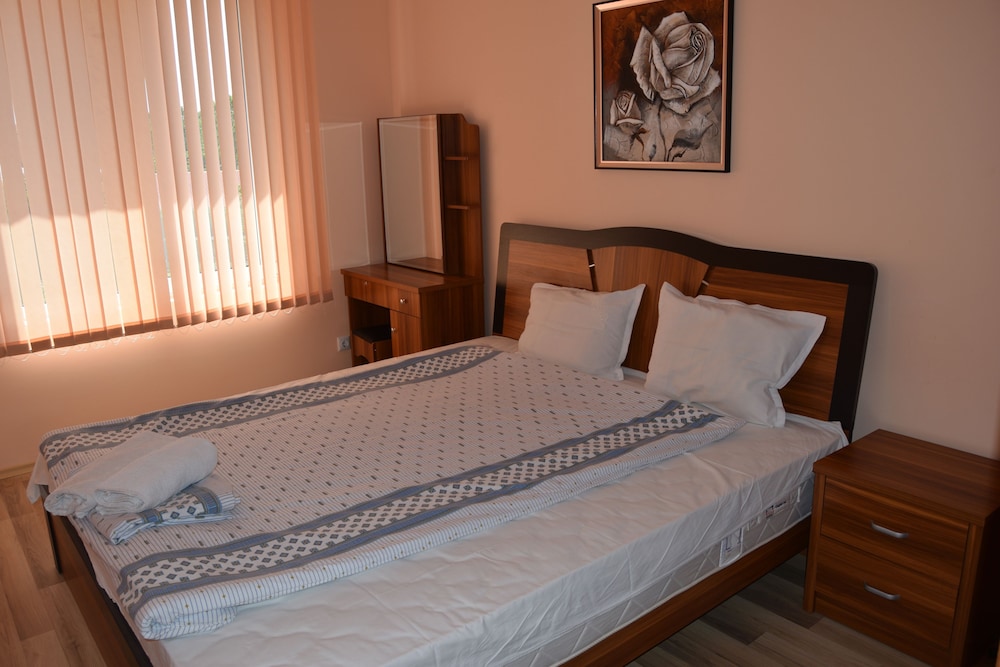 Admiral Plaza Apartments — Hotel rooms in Sunny Beach, Burgas Region