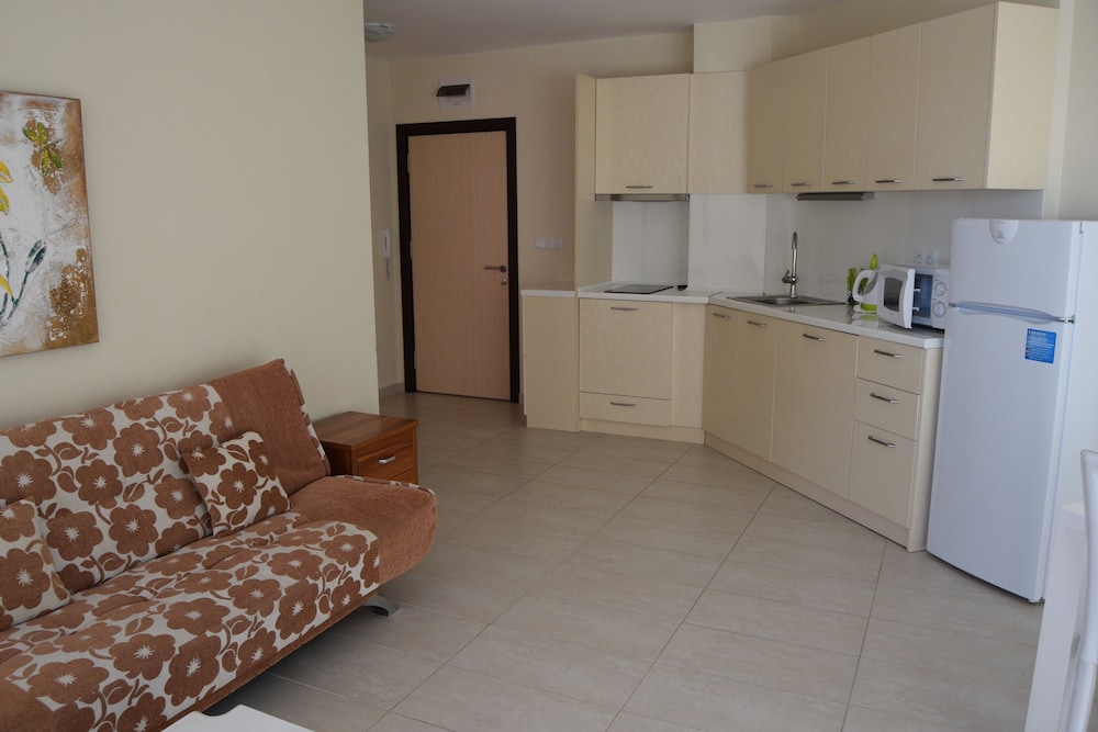 Admiral Plaza Apartments — Hotel rooms in Sunny Beach, Burgas Region