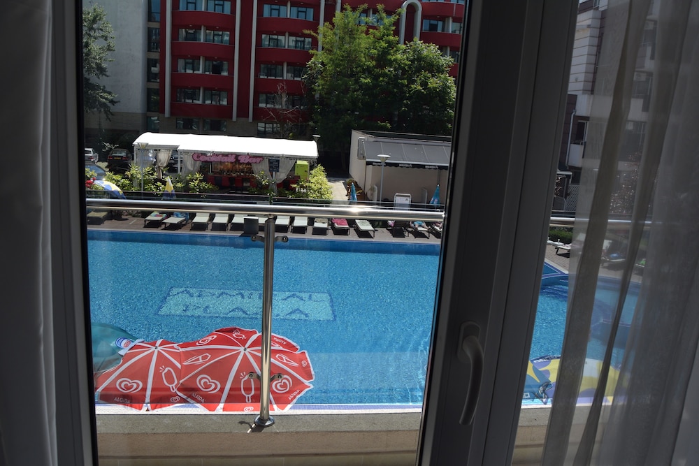 Admiral Plaza Apartments — Swimming pool in Sunny Beach, Burgas Region