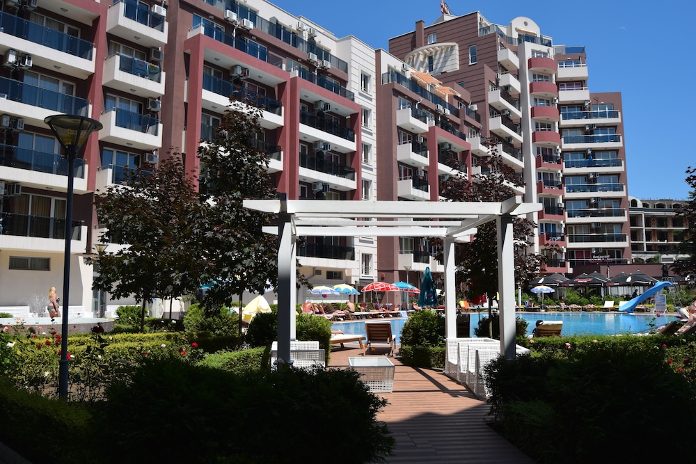 Admiral Plaza Apartments — Swimming pool in Sunny Beach, Burgas Region