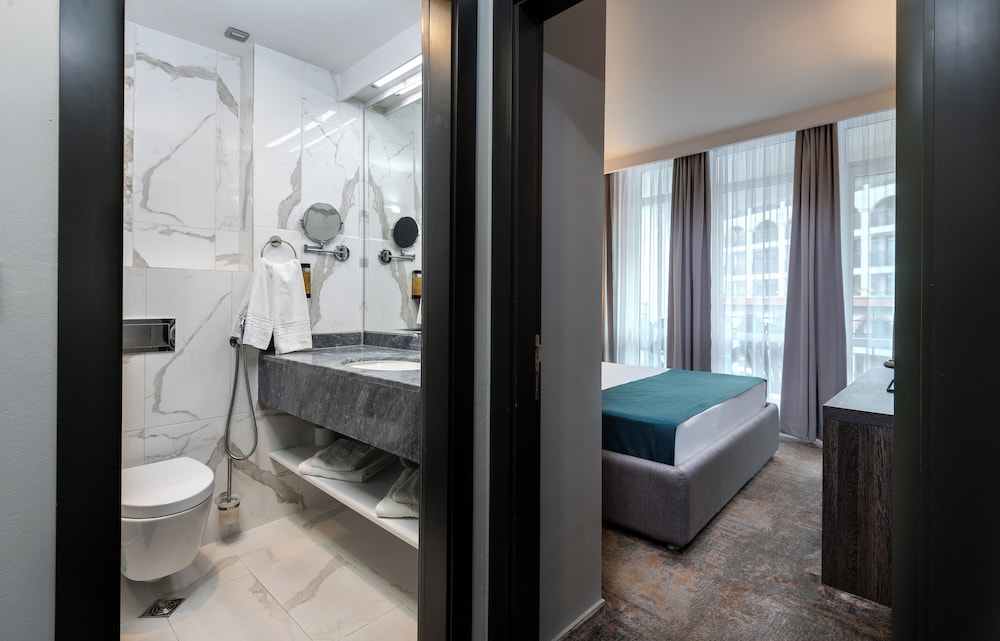 Best Western Plus Premium Inn — Hotel rooms in Sunny Beach, Burgas Region