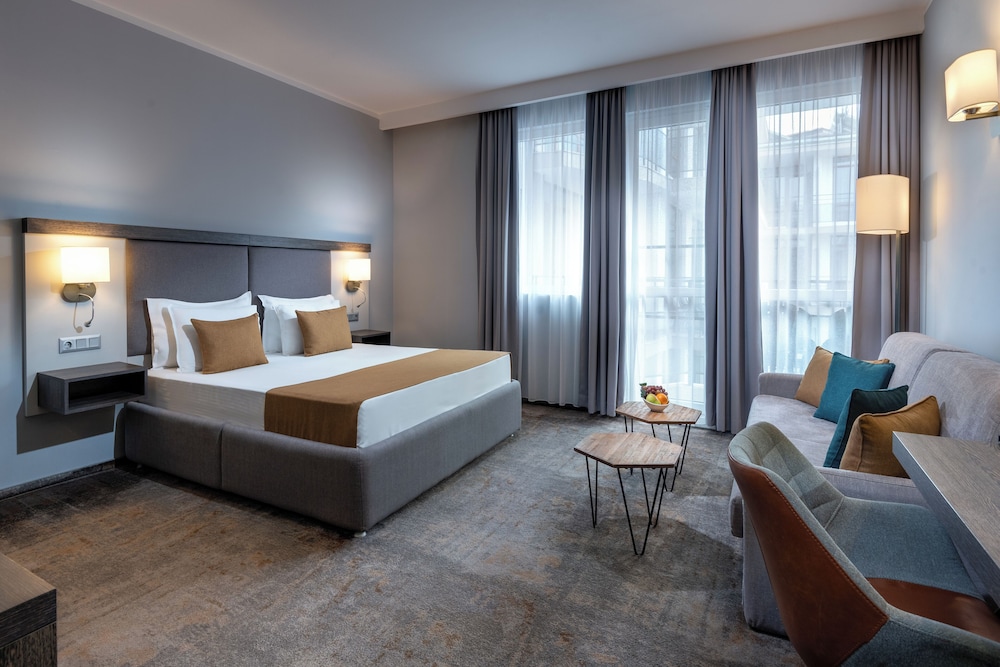 Best Western Plus Premium Inn — Hotel rooms in Sunny Beach, Burgas Region