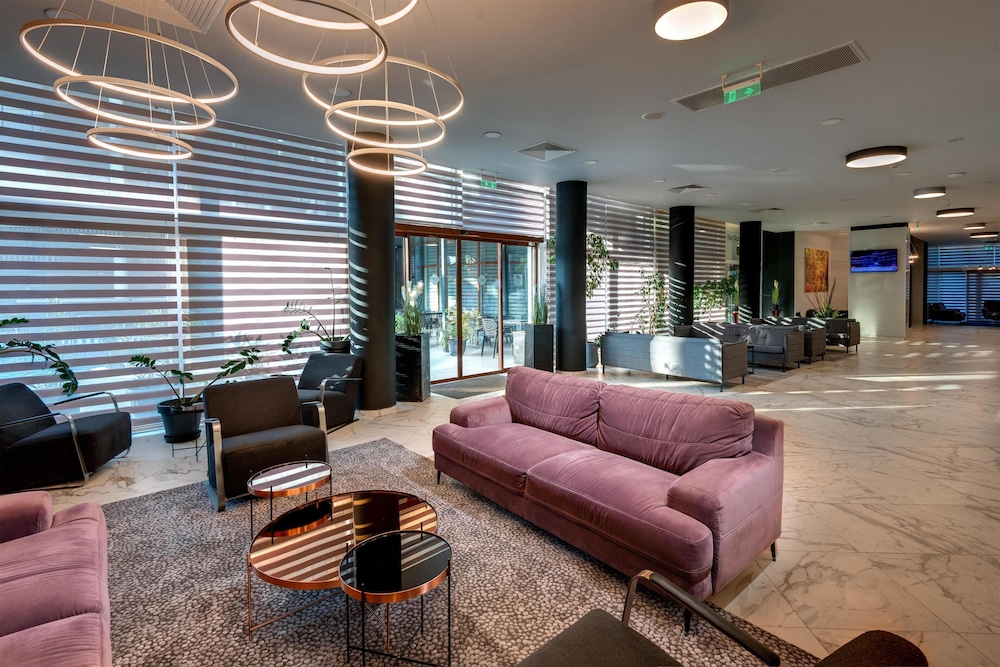 Best Western Plus Premium Inn — Restaurant & bars in Sunny Beach, Burgas Region