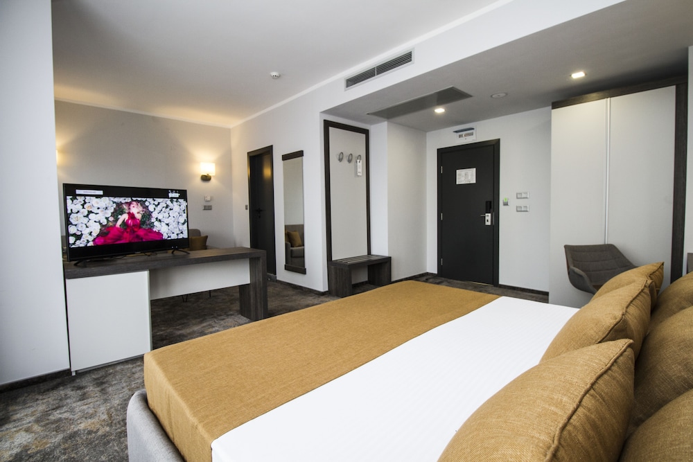 Best Western Plus Premium Inn — Hotel rooms in Sunny Beach, Burgas Region