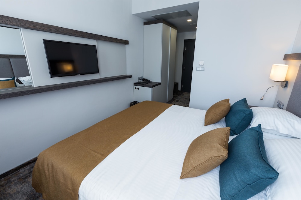 Best Western Plus Premium Inn — Hotel rooms in Sunny Beach, Burgas Region