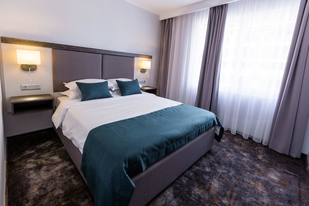 Best Western Plus Premium Inn — Hotel rooms in Sunny Beach, Burgas Region